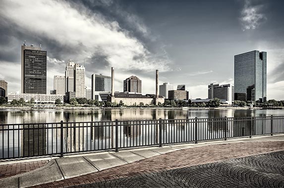 Toledo, Ohio © Michael Shake/Shutterstock.com